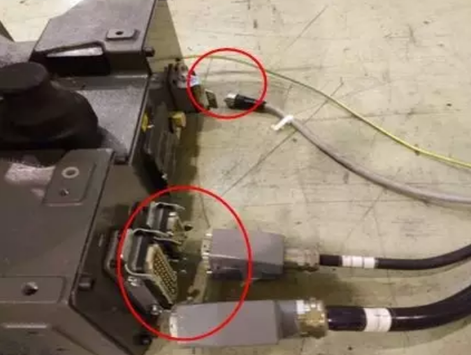 �l�ǿ�R-2000iϵ�ЙC���˱��w��|�Ĳ�ж���E2