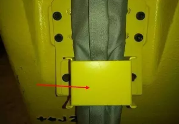 �l�ǿ�R-2000iϵ�ЙC���˱��w��|�Ĳ�ж���E17