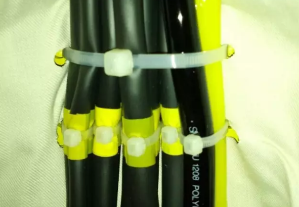 �l�ǿ�R-2000iϵ�ЙC���˱��w��|�İ��b���E3