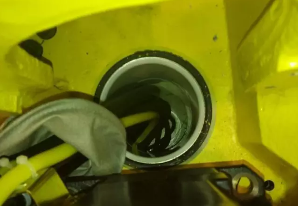 �l�ǿ�R-2000iϵ�ЙC���˱��w��|�İ��b���E7