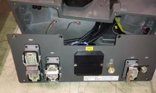 �l�ǿ�R-2000iϵ�ЙC���˱��w��|�İ��b���E10