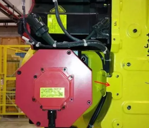 �l�ǿ�R-2000iϵ�ЙC���˱��w��|�İ��b���E12