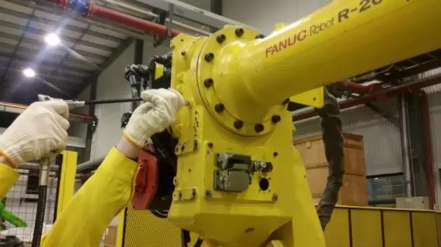 R-2000iB�C(j��)����3�걣�B(y��ng)-18