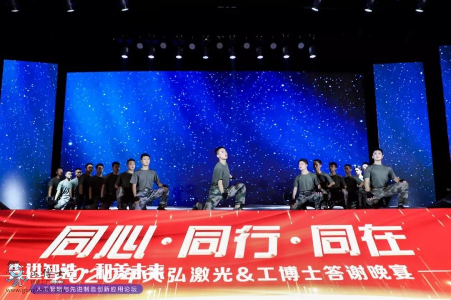 ����ʿ&middot;��뼤��������x����A�M�չ٣�