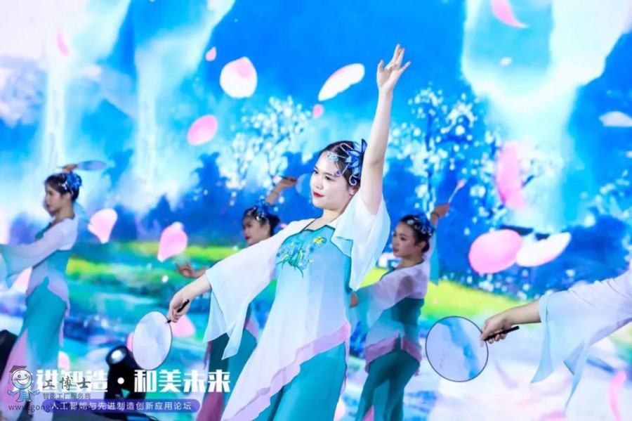 ����ʿ&middot;��뼤��������x����A�M�չ٣�