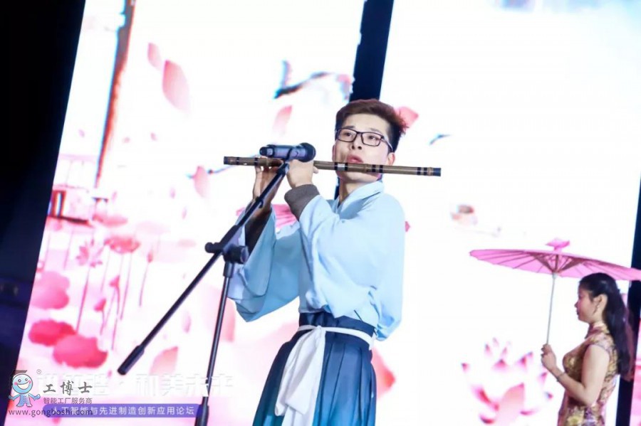 ����ʿ&middot;��뼤��������x����A�M�չ٣�