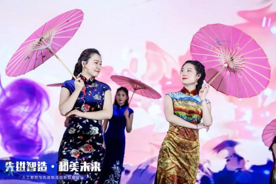 ����ʿ&middot;��뼤��������x����A�M�չ٣�