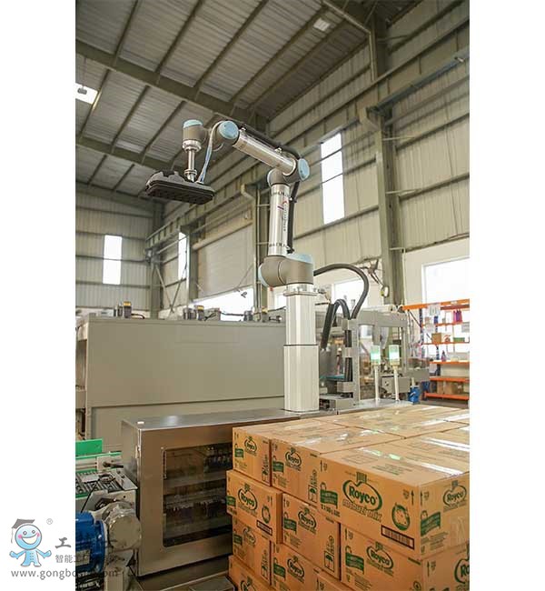 UR�����C���ˣ�LIFTKIT��һ�N��ֱ��λϵ�y