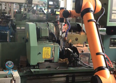 �f���C����