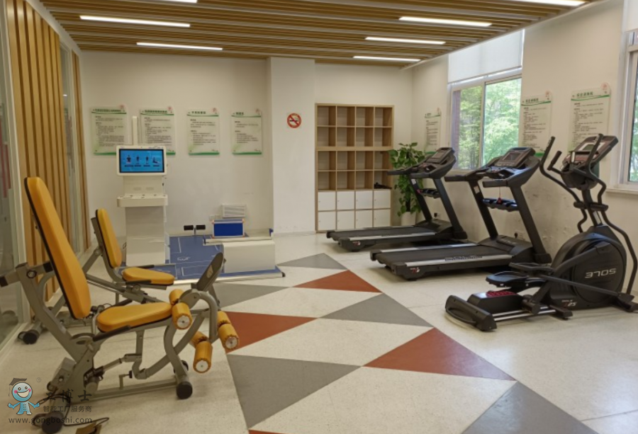 ����С��