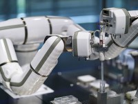 �����C����չ�[