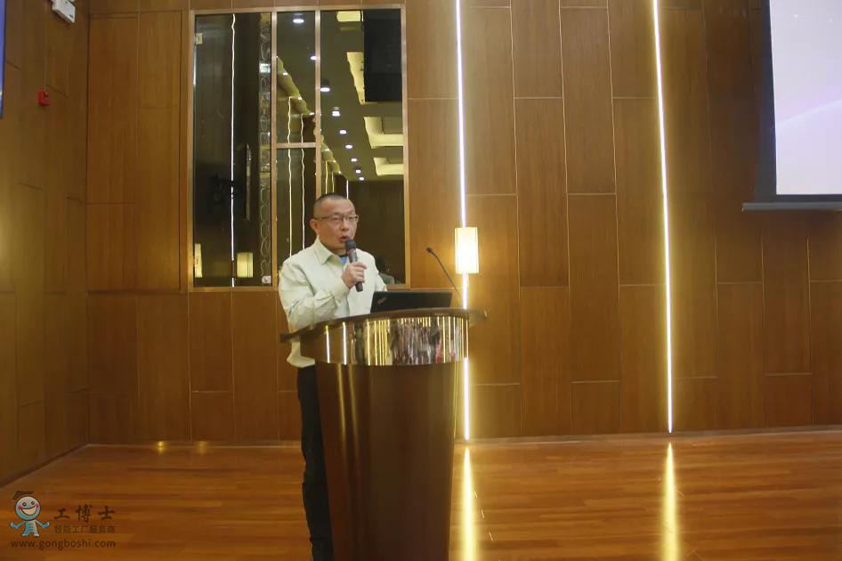 ����ף�R����ʿ���ߌ��˹�����Փ���A�M��Ļ(�D7)