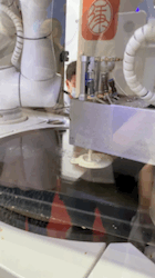 ����C����