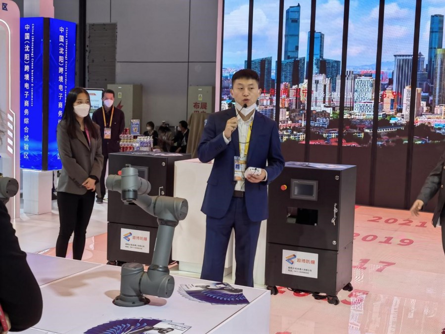 �M�����𱬁��u�����B�����@����a�����f���C���˴�Ů���