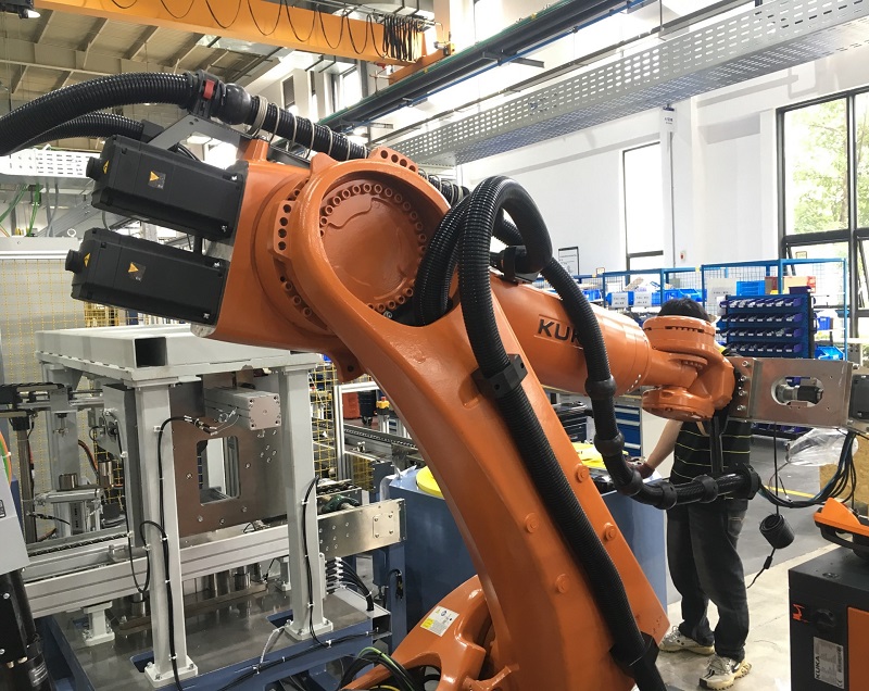 KUKAKR210R2700����6����