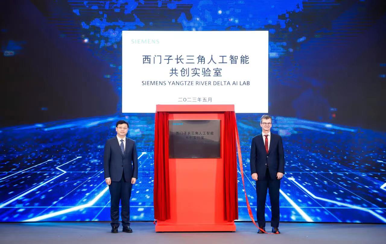 ���DƬ_���T���L�����˹����ܹ�����������K����ʽ���Ͷ�\(1)